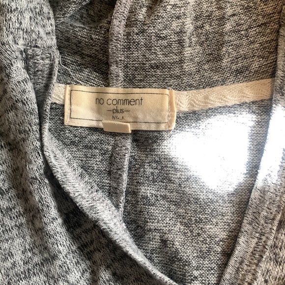 L/S hooded lightweight top - Picture 2 of 2